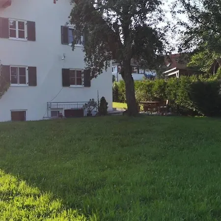 Apartmán Souterrain Mit Gartenblick