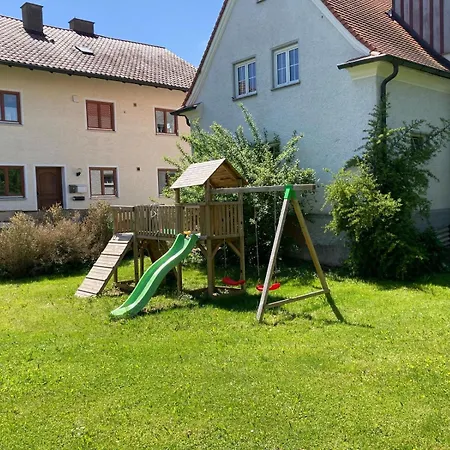 Souterrain Mit Gartenblick * Lachen