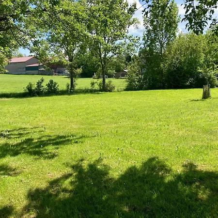 Souterrain Mit Gartenblick * Lachen
