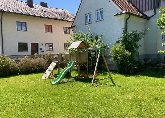 Souterrain Mit Gartenblick * Lachen